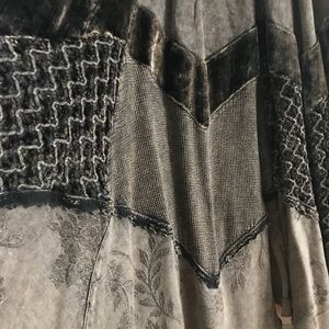 FROM ITALY! Beautiful mixed material skirt